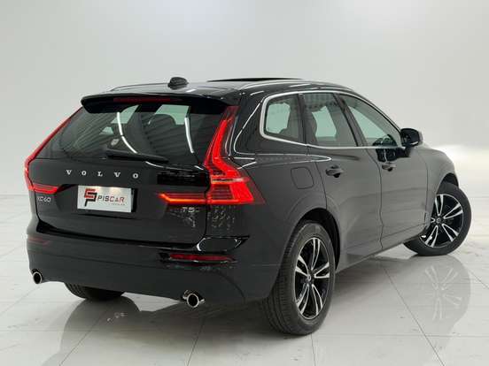 VOLVO-XC60-2.0 T5 GASOLINA MOMENTUM AWD GEARTRONIC VOLVO-XC60-2017