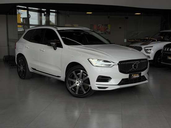VOLVO-XC60-2020