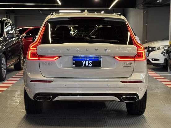VOLVO-XC60-2019