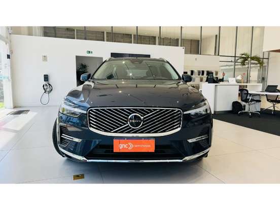 VOLVO-XC60-2025