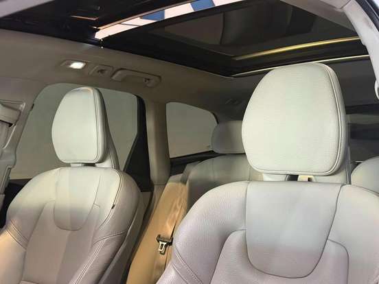 VOLVO-XC60-2022