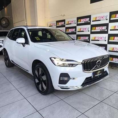 VOLVO-XC60-2023