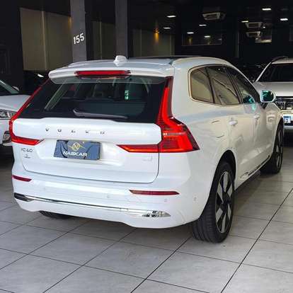 VOLVO-XC60-2023