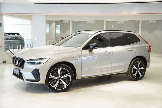 VOLVO-XC60-2022