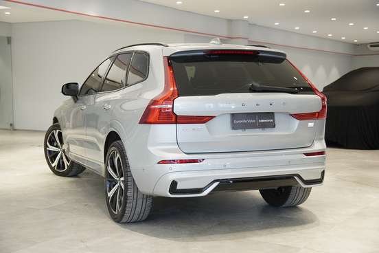 VOLVO-XC60-2022