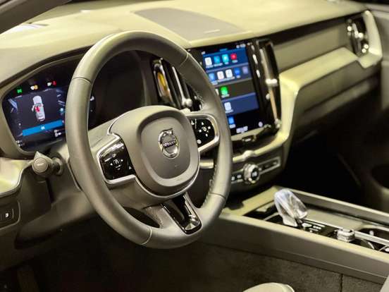 VOLVO-XC60-2022