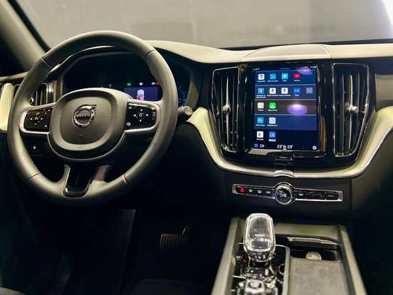 VOLVO-XC60-2022