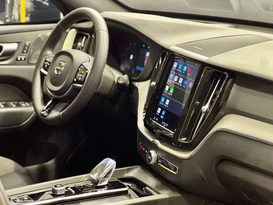 VOLVO-XC60-2022