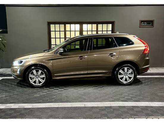 VOLVO-XC60-2016