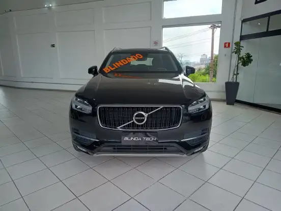 VOLVO-XC90-2018