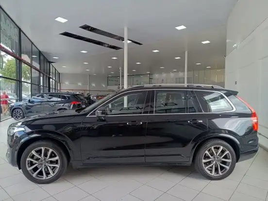 VOLVO-XC90-2.0 T6 GASOLINA MOMENTUM AWD GEARTRONIC VOLVO-XC90-2018