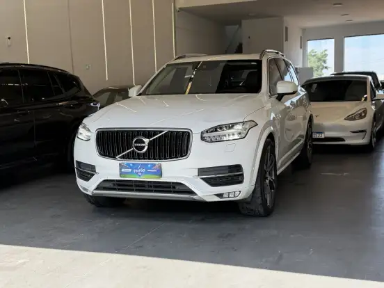 VOLVO-XC90-2019