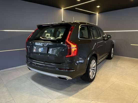 VOLVO-XC90-2019