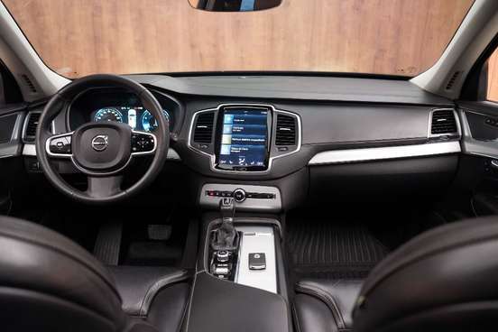 VOLVO-XC90-2015