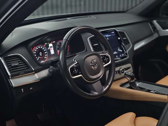 VOLVO-XC90-2.0 T6 GASOLINA MOMENTUM AWD GEARTRONIC VOLVO-XC90-2018