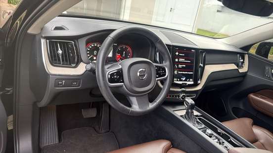 VOLVO-XC60-2.0 D5 DIESEL INSCRIPTION AWD GEARTRONIC VOLVO-XC60-2019