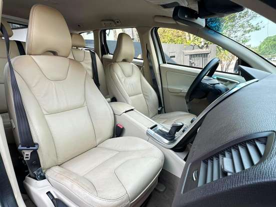VOLVO-XC60-2.0 T5 COMFORT FWD TURBO GASOLINA 4P AUTOMÁTICO VOLVO-XC60-2012