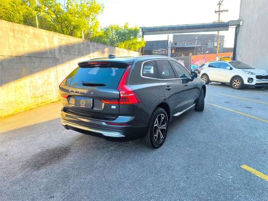 VOLVO-XC60-2021