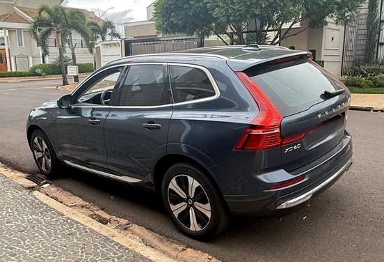 VOLVO-XC60-2023