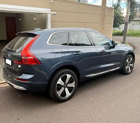 VOLVO-XC60-2023