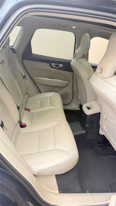 VOLVO-XC60-2023