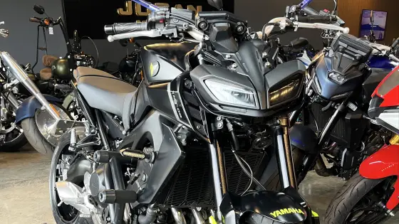 YAMAHA MT-09 