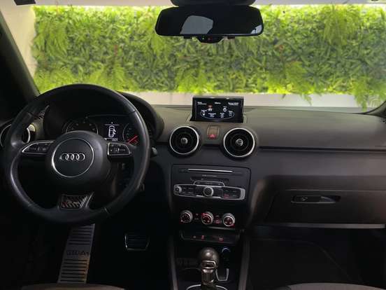 AUDI-A1-1.8 TFSI SPORTBACK AMBITION GASOLINA 4P S-TRONIC AUDI-A1-2015
