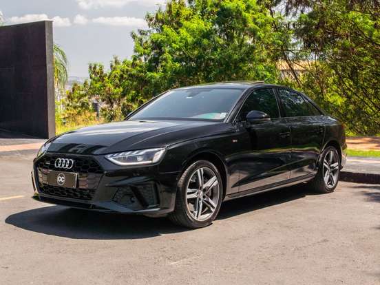 AUDI-A4-2020