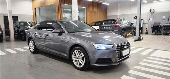 AUDI-A4-2019