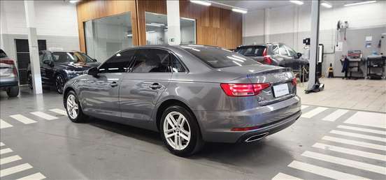 AUDI-A4-2019