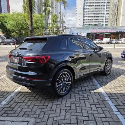 AUDI-Q3-2021