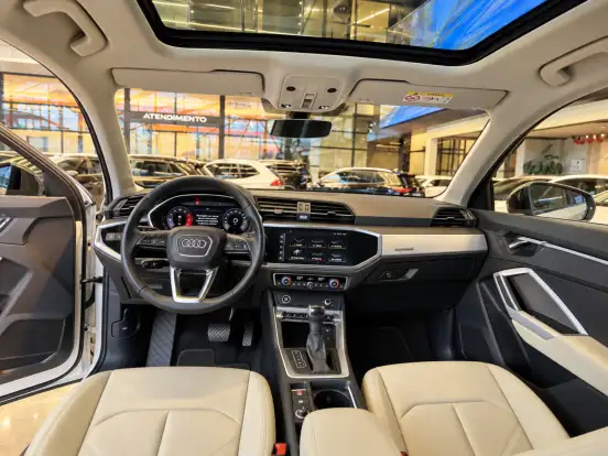 AUDI-Q3-2021