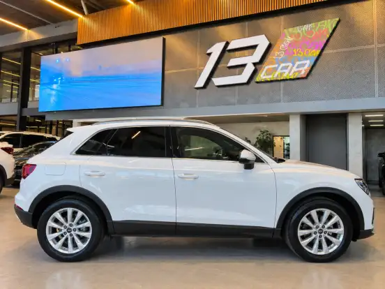 AUDI-Q3-2021