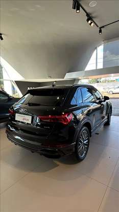 AUDI-Q3-2022