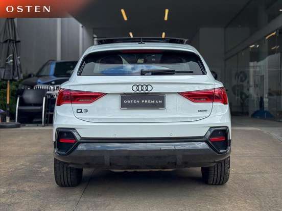 AUDI-Q3-2023