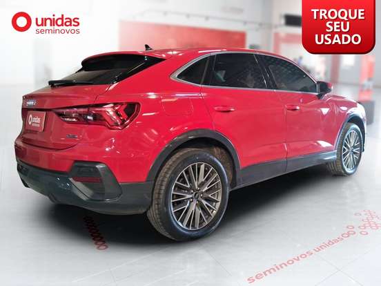 AUDI-Q3-2023