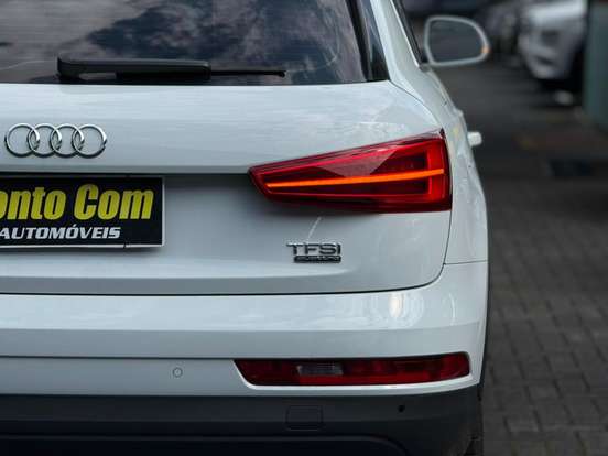 AUDI-Q3-2015