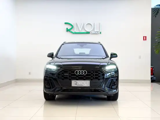 AUDI-Q5-2022