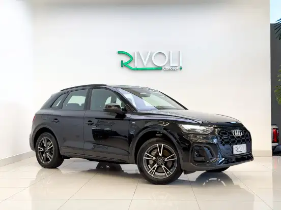 AUDI-Q5-2022