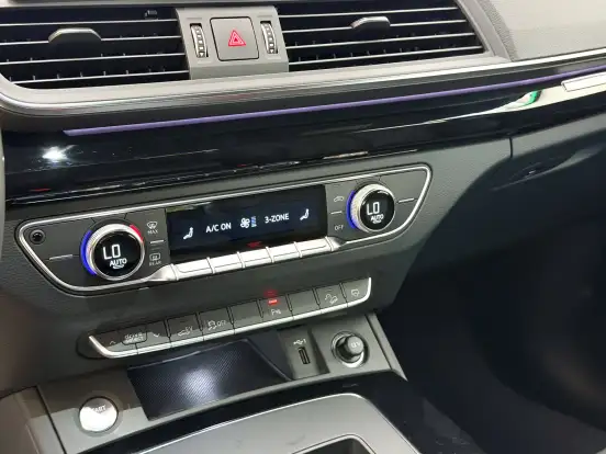 AUDI-Q5-2022
