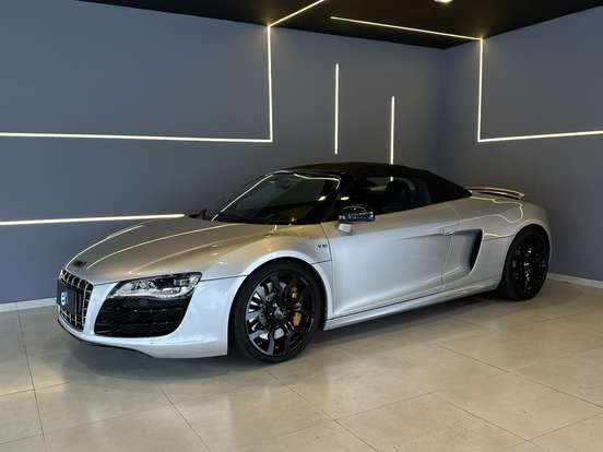 AUDI-R8-2011