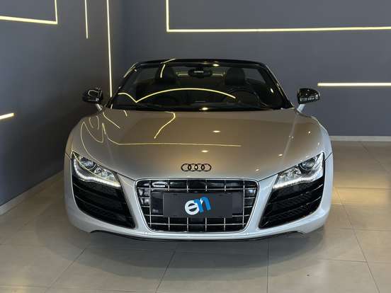 AUDI-R8-2011