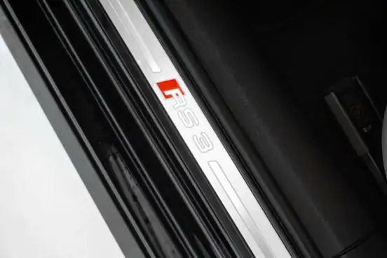 AUDI-RS3-2017