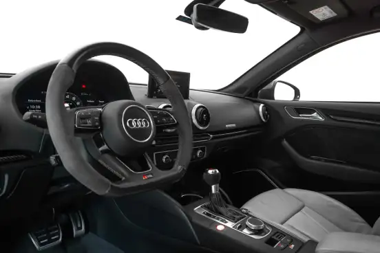 AUDI-RS3-2017