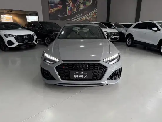 AUDI-RS4-2020