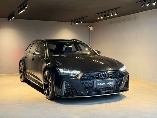 AUDI-RS6-2021
