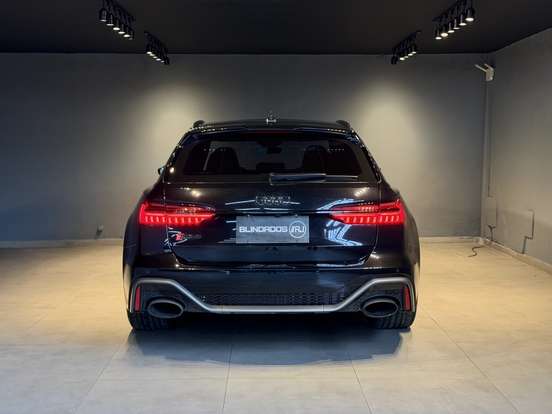 AUDI-RS6-2021