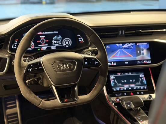 AUDI-RS6-2021