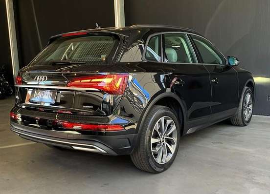 AUDI-Q5-2022