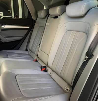 AUDI-Q5-2022